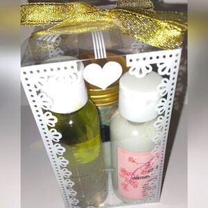 Hand crafted bath and body gift set 4pk